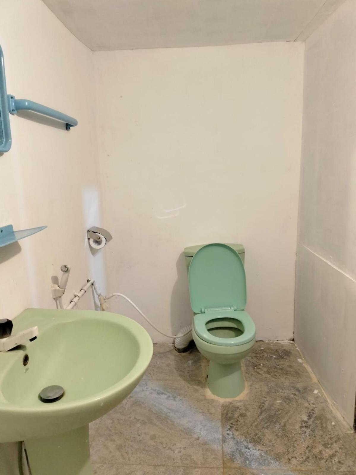 Costels Arugambay Hostel Arugam Bay Room photo
