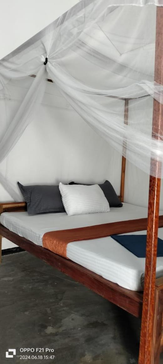 Costels Arugambay Hostel Arugam Bay Exterior photo